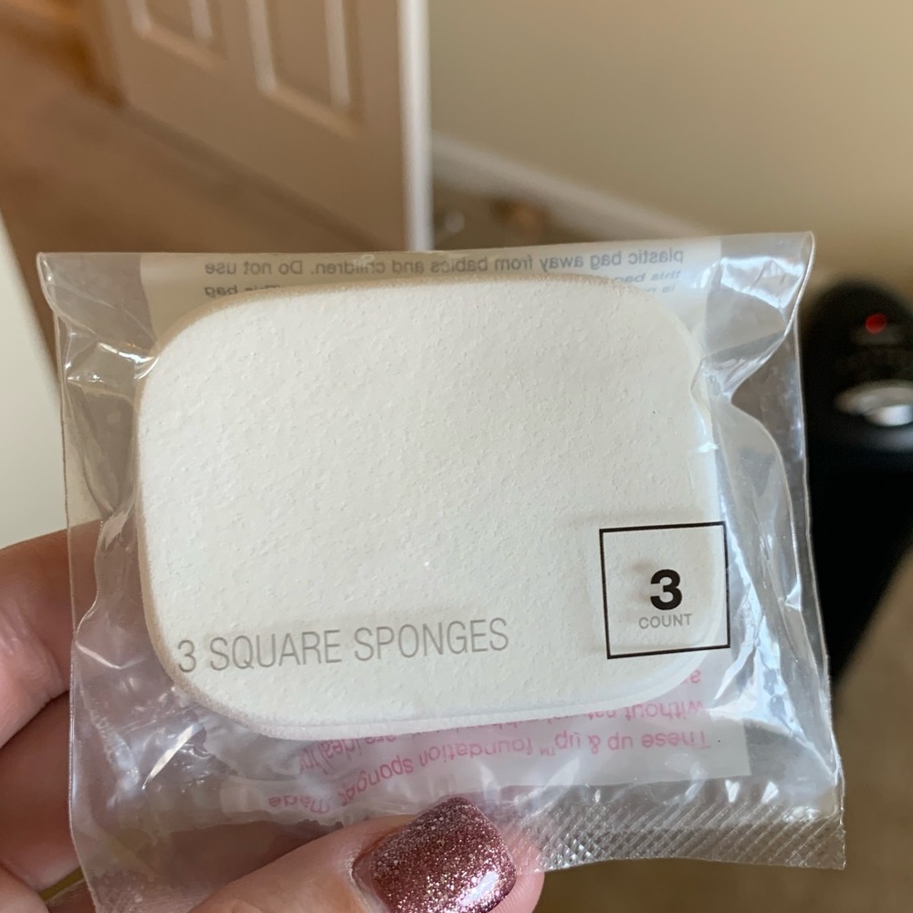 Makeup Bundle - Picture 2 of 12